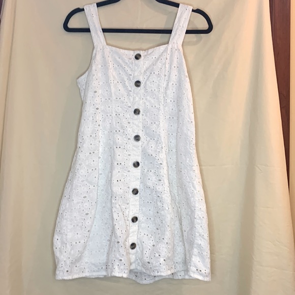 American Eagle Outfitters Dresses & Skirts - American Eagle sundress. Size M. 100% Cotton. Floral lace details